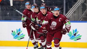 Ralfs Bergmanis ar hat-trick ieveda Latvijas U20 izlasi ceturtdaļfinālā. Foto: sportingnews.com