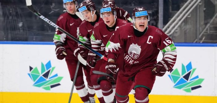 Ralfs Bergmanis ar hat-trick ieveda Latvijas U20 izlasi ceturtdaļfinālā. Foto: sportingnews.com